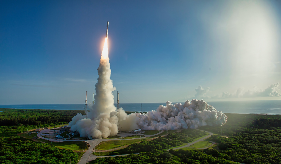 Rocket launch at Cape Canaveral reflecting market momentum as SpaceX debuted on Nasdaq and global equities absorbed a hawkish Fed and US-Iran ceasefire deal, week ending 19 June 2026